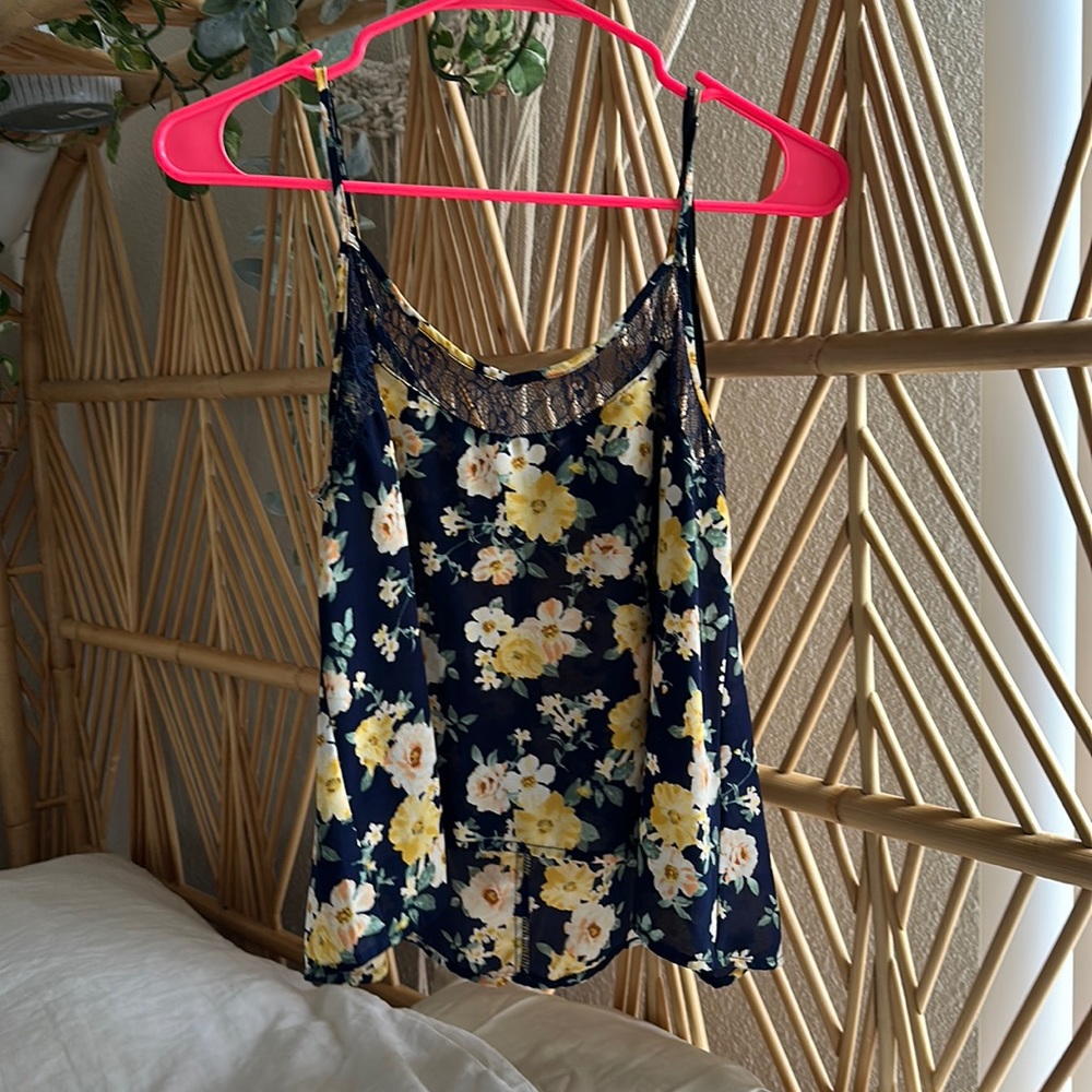 Flowy floral lace trim tank top